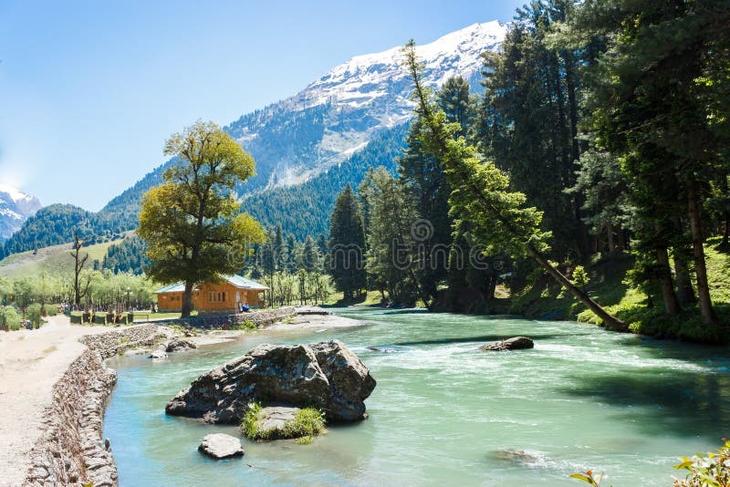 betaab valley lidder river beaut
